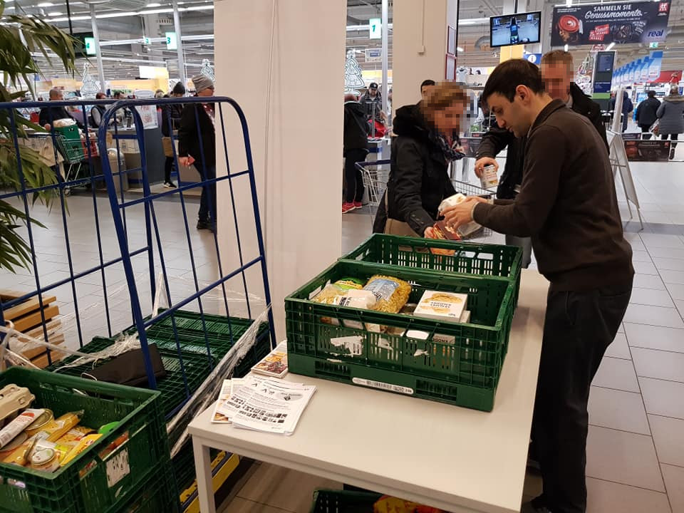 Lebensmittel und Spendenaktion der GFD Mannheim zugunsten sozialer Unterstützung